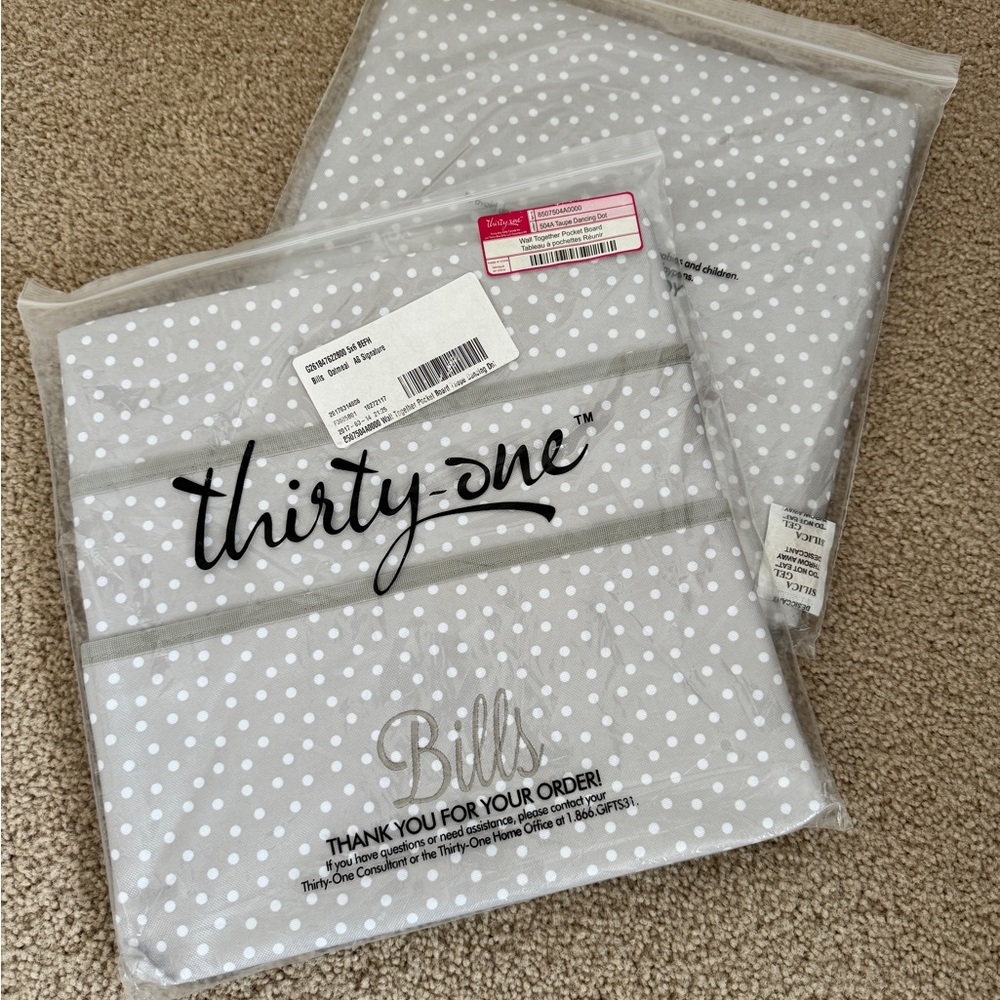 Thirty-one wall together pocket board and pinboard